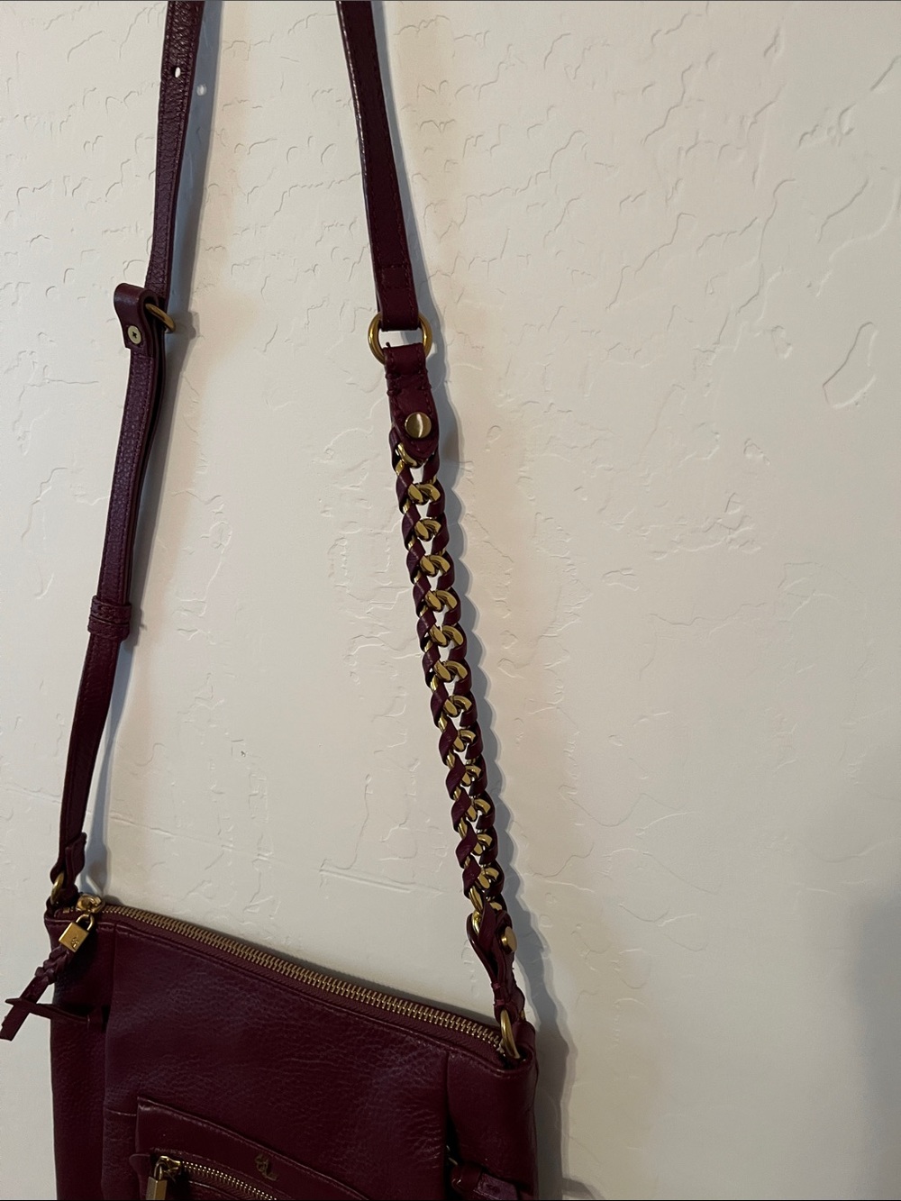 Elliott Lucca Women's Burgundy Leather Crossbody Bag. 3 outside zip pockets - Picture 3 of 8